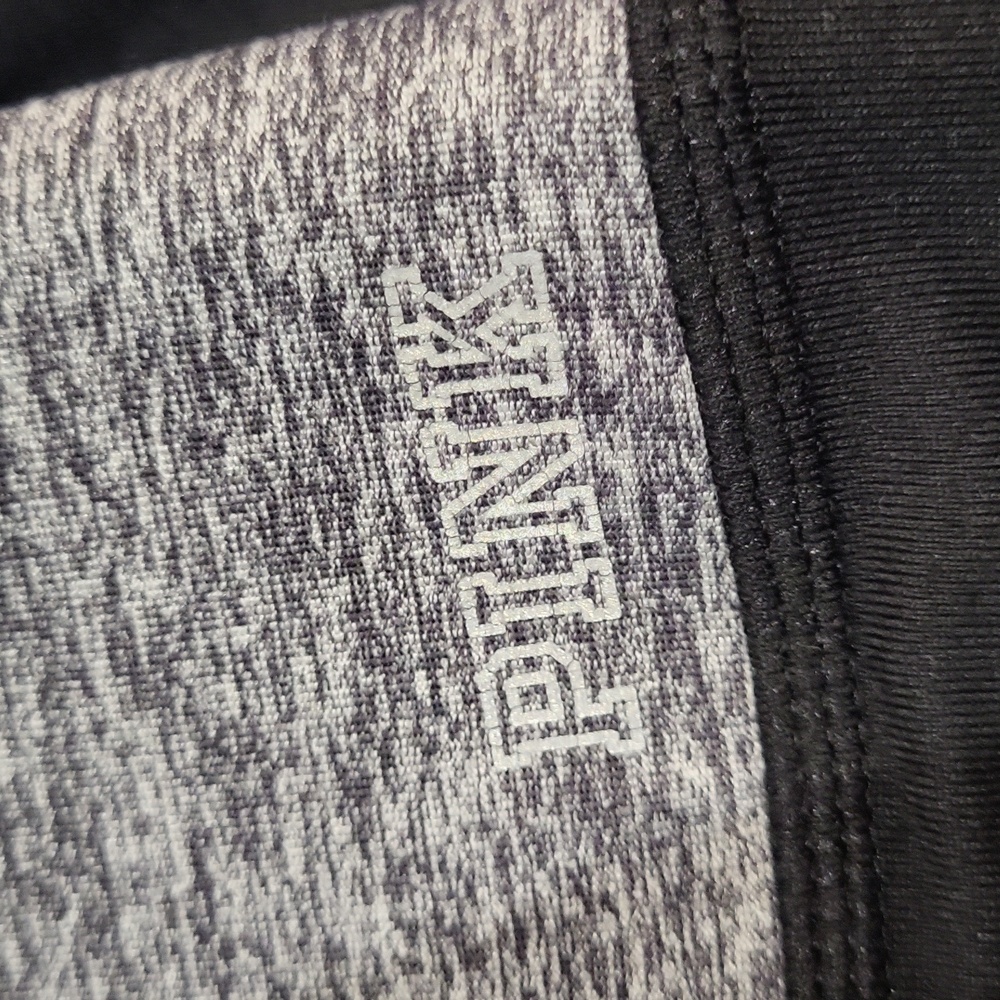 Victoria's Secret PINK Capri Leggings - Picture 4 of 12